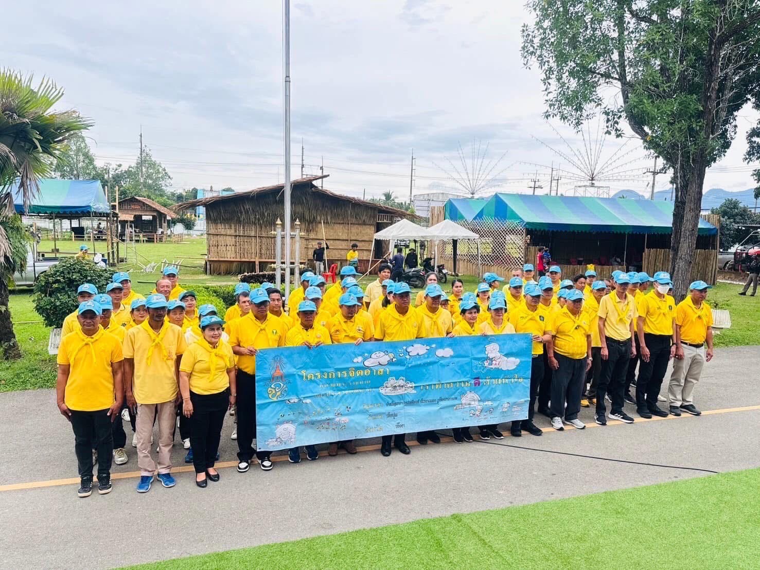 📣 วันที่ 9 ธันวาคม 2567 เวลา 13.30 น. 

      นายธีระยุทธ บุตรทหาร สาธารณสุขอำเภอทับปุด ร่วมกันทำกิจกรรมจิตอาสาพัฒนา ปรับปรุงภูมิทัศน์ ทำความสะอาด บริเวณรอบที่ว่าการอำเภอทับปุด เนื่องในโอกาสวันสำคัญของชาติ วันที่ 5 ธันวาคม 2567 โดยมีนายดำรง  ฉิมทับ  นายอำเภอทับปุด เป็นประธานในพิธีเปิดกิจกรรม ณ บริเวณหน้าที่ว่าการอำเภอทับปุด จังหวัดพังงา